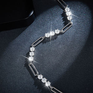 สร้อยข้อมือเงินแท้ทรงเรขาคณิตประดับเพชรโมอิสซาไนต์ สำหรับงานปาร์ตี้ ทุกแฟชั่น - Product Image 3