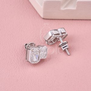 Pendientes de Oro Rosa de 14K con Diamantes Radiantes en Bisel, Joyería Fina de Lujo, Elegantes Pendientes de Diamantes Modernos para Novias y Regalos Especiales - Product Image 2