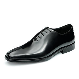 Chaussures pour hommes de luxe personnalisables 2025, en cuir de vachette verni, style britannique, décontractées, respirantes et antidérapantes, à bout pointu, pour affaires - Product Image 3