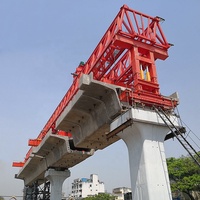 Pont en treillis, grue de lancement, avec double treillis, moteur et pompe, pour la construction de viaducs routiers/ferroviaires, assemblage de segments