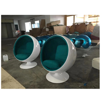 Fauteuil lounge classique au design célèbre