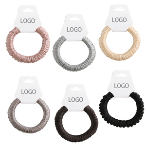 Chouchous en satin de luxe sans plis, élastiques classiques pour femmes, pour queue de cheval, avec emballage personnalisable sur carte de vente au détail - Product Image 1