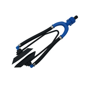Limpiador de motores fueraborda de doble manguera azul con abrazadera rectangular para lavado de embarcaciones - Product Image 1