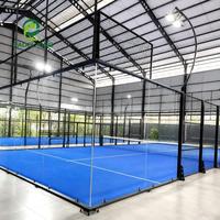 Terrain de padel à vue panoramique complète et sans obstruction avec système d'éclairage LED anti-éblouissement en acier galvanisé renforcé International
