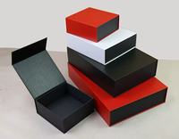 Boîte cadeau pliable en carton rigide noir mat de luxe avec logo personnalisé de qualité supérieure, fermeture magnétique, vide