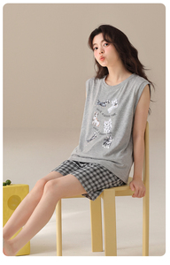 <span class=keywords><strong>ชุด</strong></span>นอนฤดูร้อน เสื้อกล้ามพร้อมแผ่นรองหน้าอก กางเกงขาสั้น กางเกงขายาว <span class=keywords><strong>ชุด</strong></span>สามชิ้น <span class=keywords><strong>ชุด</strong></span>นอนใส่ออกนอก<span class=keywords><strong>บ้าน</strong></span> เสื้อผ้าสำหรับ<span class=keywords><strong>ผู้</strong></span>หญิงใส่ใน<span class=keywords><strong>บ้าน</strong></span> - Product Image 2