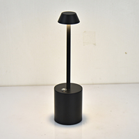 Lampe de table LED sans fil rechargeable en métal, à intensité variable par toucher, portable, pour hôtel, restaurant, café, décoration