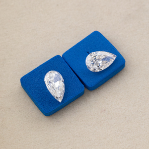 <span class=keywords><strong>เพชร</strong></span> D VVS2 คุณภาพสูง ขายส่ง รับรองโดย IGI น้ำหนัก 2 กะรัต รูปทรงลูกแพร์ <span class=keywords><strong>เพชร</strong></span>เพาะเลี้ยงในห้องปฏิบัติการ สี<span class=keywords><strong>เพชร</strong></span>สำหรับงานจิวเวลรี่ - Product Image 1