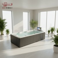 Baignoire extérieure au design moderne et bain à remous avec massages et jets pour villas et piscines