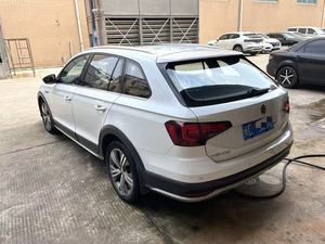 Volkswagen C-Trek <span class=keywords><strong>Station</strong></span> <span class=keywords><strong>Wagon</strong></span> 2018 1.4TSI DSG 5 Posti 589L di Spazio nel Bagagliaio Basso Chilometraggio Auto Usata - Product Image 4