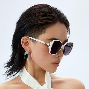 Dl-D7508 แว่นกันแดดโพลาไรซ์กรอบสี่เหลี่ยมสำหรับผู้หญิงยูวี 400 แทคเลนส์คลาส 2 แว่นกันแดดกรอบสีดำ C1C1-1C3C5C9 - Product Image 1