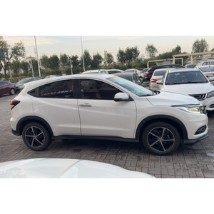 <span class=keywords><strong>Honda</strong></span> Vezel <span class=keywords><strong>HRV</strong></span> Usado, Modelo 2020, Motor 1.5L Gasolina, 5 Asientos de Cuero, Volante a la Izquierda, Techo Panorámico, Faros LED, Cámara Trasera de 360° - Product Image 3