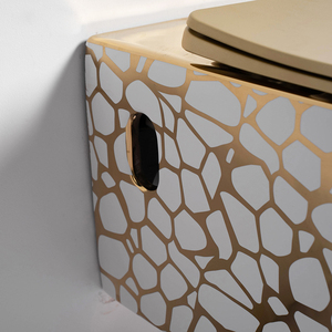 Desain elegan peralatan sanitasi emas persegi panjang <span class=keywords><strong>WC</strong></span> Keramik p-trap dinding tergantung emas warna Toilet dengan penutup kursi tutup lembut - Product Image 3