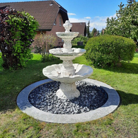 Fontaine d'eau en pierre naturelle sculptée à la main pour la cour de la villa BLVE, élégante fontaine de jardin en marbre blanc à 4 niveaux
