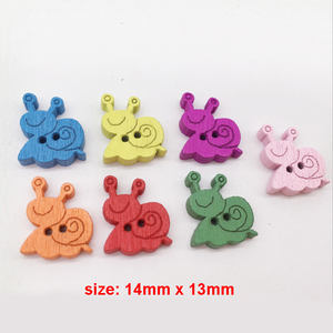 Kawaii 2 fori colorati piccolo animale a forma di farfalla tigre giraffa orso a forma di lumaca decorativo in legno simpatico cartone animato Baby bottoni - Product Image 6