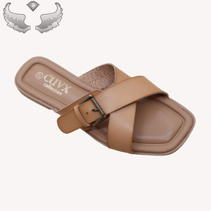 Sandales tendance pour femmes, sandales simples et confortables pour l'été, pantoufles pour femmes, semelles souples, emballage personnalisé, pantoufles en gros - Product Image 3