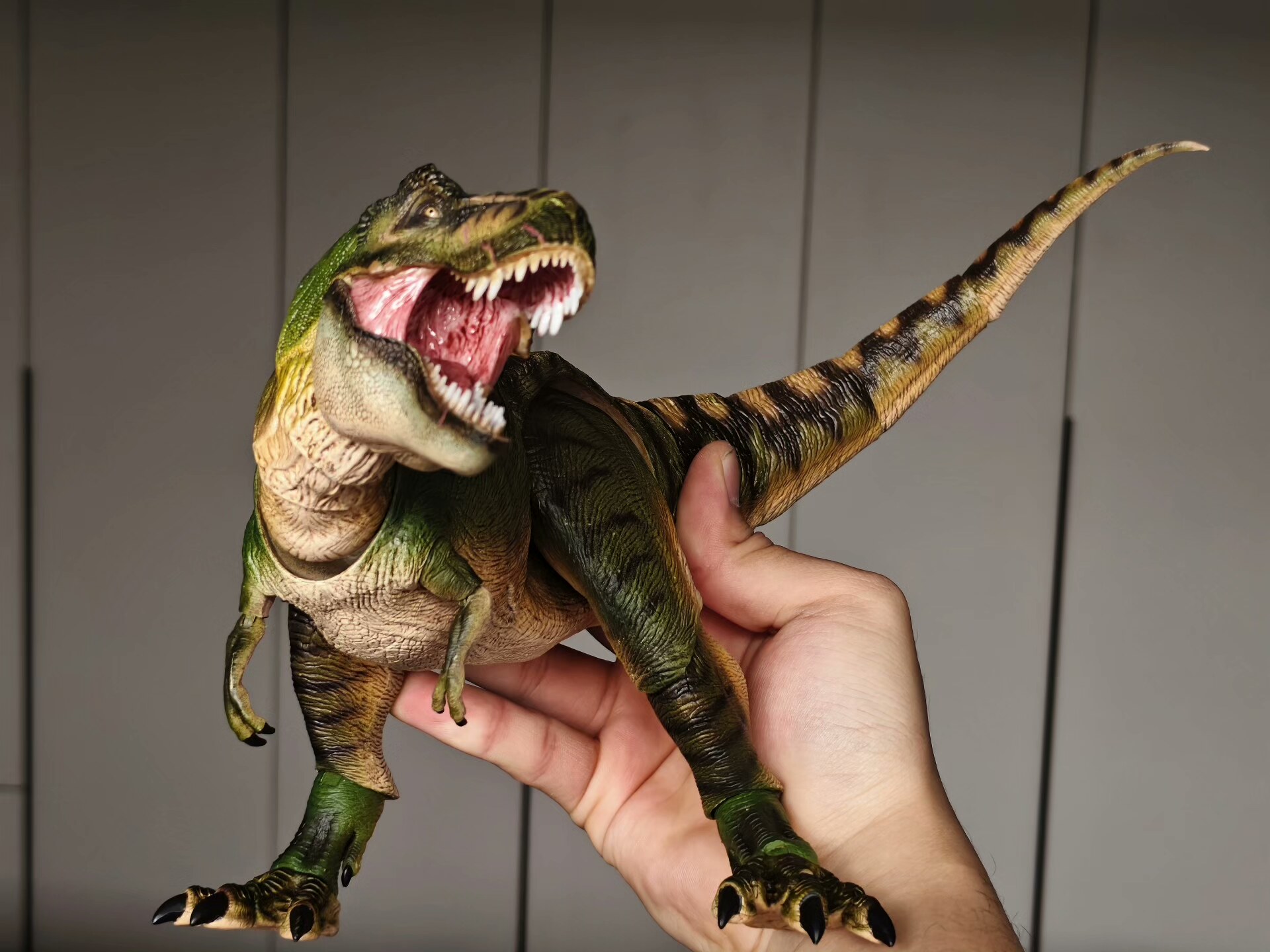 Male t-rex