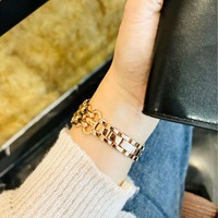Bracelet de montre en or personnalisé de luxe pour Apple Watch 8 7 41 45mm 6 5 4 Bracelet en acier inoxydable pour femmes pour bracelet IWatch