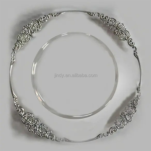 Sottopiatto Decorativo Classico per Banchetti Nuziali, Rotondo 13 Pollici, Trasparente con Bordo Dorato e Perline Argento-Oro - Product Image 4