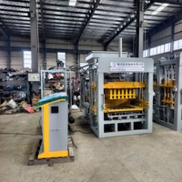 La machine de production de briques en ciment entièrement automatique Zhongke QT4-15 est hautement efficace, économe en énergie et facile à utiliser.