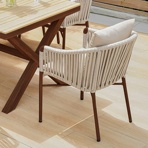 Ensemble de salle à manger d'extérieur, table en aluminium et chaises en rotin, plateau de table en WPC, mobilier de jardin pour hôtels et parcs - Product Image 6