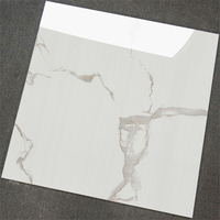 Vente Chaude Carreau de Porcelaine Brillant 60x60 Effet Marbre Blanc Standard pour Sol