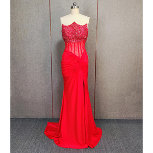 Abito da Sera Lusso Dubai Rosso Arabo Senza Spalline con Spacco Laterale e Perline, Stile <span class=keywords><strong>Sirena</strong></span>, per Occasioni Formali - Product Image 1