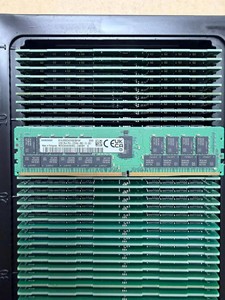 Módulo de Memoria de Servidor Original M393A4K40DB3-CWE, 32GB 2RX4 PC4-3200AA - Product Image 3