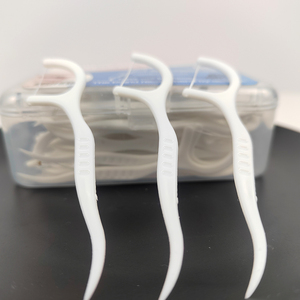 50 pièces de cure-<span class=keywords><strong>dents</strong></span> à fil dentaire de haute qualité, emballés dans une boîte carrée en plastique robuste, hygiéniques et étanches à l'humidité, pour le nettoyage quotidien des <span class=keywords><strong>dents</strong></span> en famille - Product Image 3