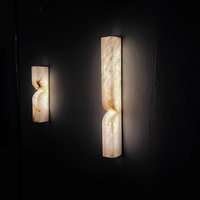Applique murale en albâtre, design esthétique moderne, matériau en pierre, lampe murale LED, convient aux couloirs et aux chambres, peut être suspendue au mur