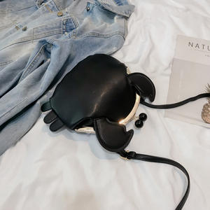 กระเป๋าสะพายข้างดีไซน์ใหม่ รุ่นนิช กระเป๋าปูแดงน่ารัก กระเป๋าติดหูเก๋ๆ - Product Image 6