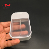 Flacon pulvérisateur de parfum portable blanc chaud de 30 ml, atomiseur en plastique, flacon vaporisateur désinfectant de 38 ml, flacon vaporisateur format carte de crédit