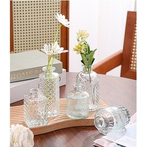 Vaso in <span class=keywords><strong>Vetro</strong></span> Soffiato a Mano Artistico con Motivo a Spirale Colorato per Fiori Singoli <span class=keywords><strong>Centrotavola</strong></span> <span class=keywords><strong>Moderno</strong></span> per Soggiorno Arredamento Casa - Product Image 6