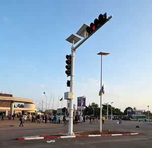 Feu de signalisation LED à écran complet avec batterie intégrée, clignotant rouge, vert, jaune, en matériaux PC et alimenté par énergie solaire - Product Image 2