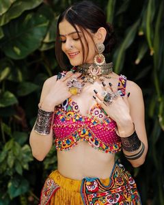Gran oferta, nuevo diseñador, trabajo pesado, hermosa ropa nupcial de moda, Lehenga Choli de seda para boda y temporada festiva para mujer - Product Image 5