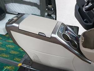 Accoudoir de <span class=keywords><strong>van</strong></span> de haute qualité, accessoires intérieurs de luxe pour voiture, accoudoir central de console automobile avec réfrigérateur intégré - Product Image 3