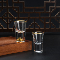Verres à shot miniatures en or Phnom Penh avec logo pour bar et fête, en forme de balle, avec fond doré, par Gold Mountain Golden Foil