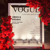 Boîte de photomaton magazine en promotion pour mariages et événements, style Vogue avec portes