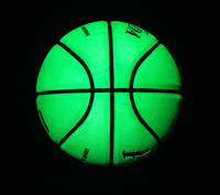 Ballon de basketball taille 7 en PU avec design holographique réfléchissant, durable, résistant à l'eau, pour l'entraînement, ballon lumineux de nuit
