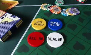 4 Stuks Texas Poker Chipset Klei Materiaal Melamine Plastic Dealer Munten Kleine Blinde Big Blind Dealer Alle Muntknoppen Spelset - Product Image 6