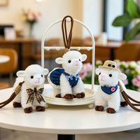 Porte-clés en peluche mignon Kawaii en forme de mini agneau blanc avec cordon élastique et bandana en jean, idéal pour cadeau, vente en gros