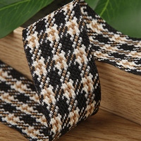 Boîte cadeau personnalisée vintage avec nœud fait main, décorée de ruban pied-de-poule