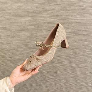 รองเท้าแต่งงานสไตล์ฝรั่งเศสสำหรับฤดูร้อน ดีไซน์หรูหราประดับคริสตัลเพชร ส้นสูงแบบสตีเล็ตโต้ พื้นหนา - Product Image 2