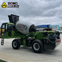 Équipement de construction multifonctionnel 2m³ 2.6m³ 3m³ 270 °   Camion malaxeur à béton auto-alimenté à tambour rotatif