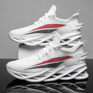 รองเท้าลำลองของผู้ชายแฟชั่นใหม่ดีไซน์ตาข่ายระบายอากาศและใส่สบายอเนกประสงค์และทันสมัยพร้อมคุณสมบัติกันลื่น - Product Image 1