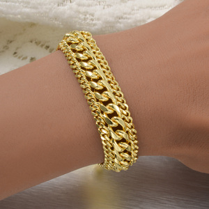 Bracelet en or 18 carats de créateur Zeadear, chaîne cubaine élégante, large, lisse, résistante aux rayures, polie, raffinée et intemporelle. - Product Image 2