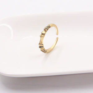 Anello magico Elden in metallo alla moda con apertura a dito Spirit Horse fischietto periferiche in lega - Product Image 4