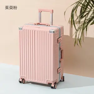 欧洲卡其色速度行李箱套装带行李箱标签的公仔铝框行李箱