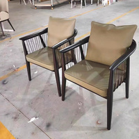 Ensemble de 2 chaises d'appoint en cuir pour salon moderne, chaises de salle à manger nordiques pour restaurant, chaises en bois de luxe pour table à manger