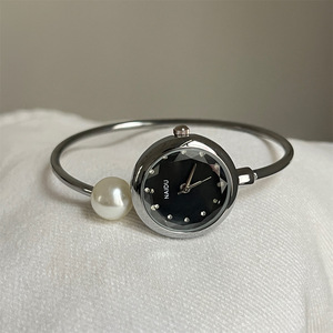 Montre bracelet en perles de haute qualité, design élégant et raffiné, mode minimaliste, distinctivité féminine - Product Image 3